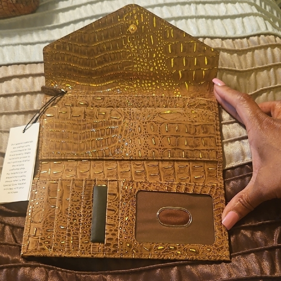 Brahmin Veronia Vintage Mini Melbourne GoldCroc-Embossed Envelope Wallet - Picture 3 of 7